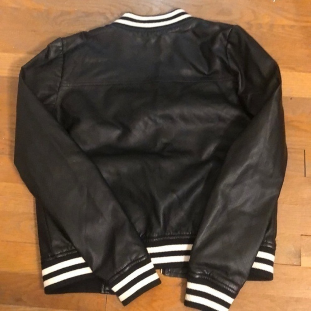 Forever 21 cropped Black Faux Perforated Leather Jacket size small - Picture 5 of 9